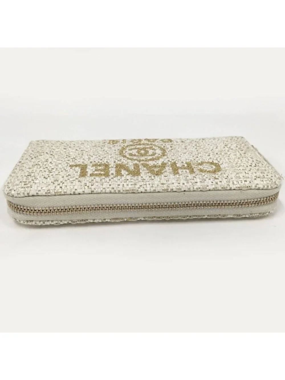 Chanel Round Fastener Wallet Deauville Tweed White 27 8 Digits